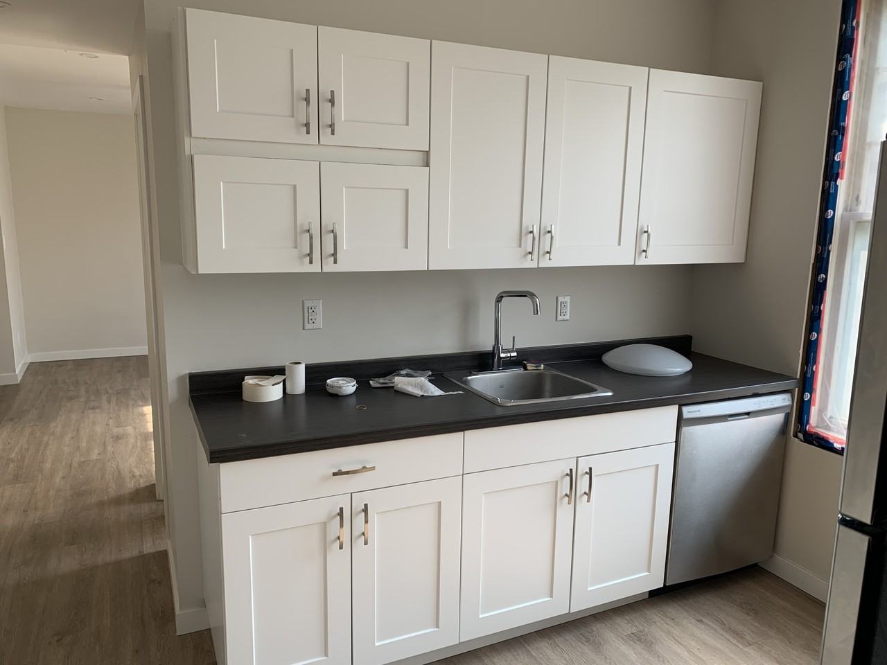 203 Yale Avenue East - Photo 3 of 8