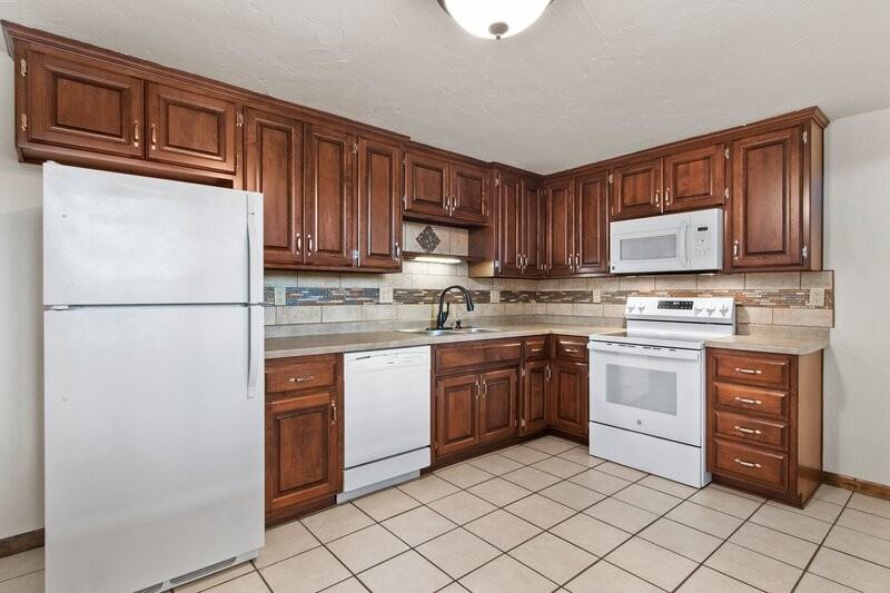 2344 Canter Ln - Photo 4 of 10