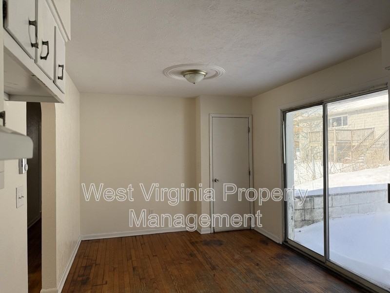 309 E Prince St - Photo 4 of 31