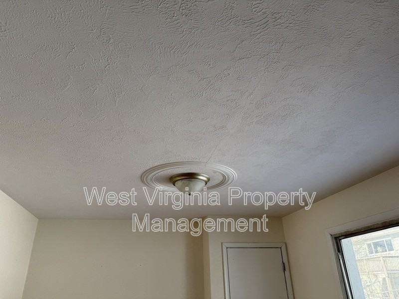 309 E Prince St - Photo 5 of 31