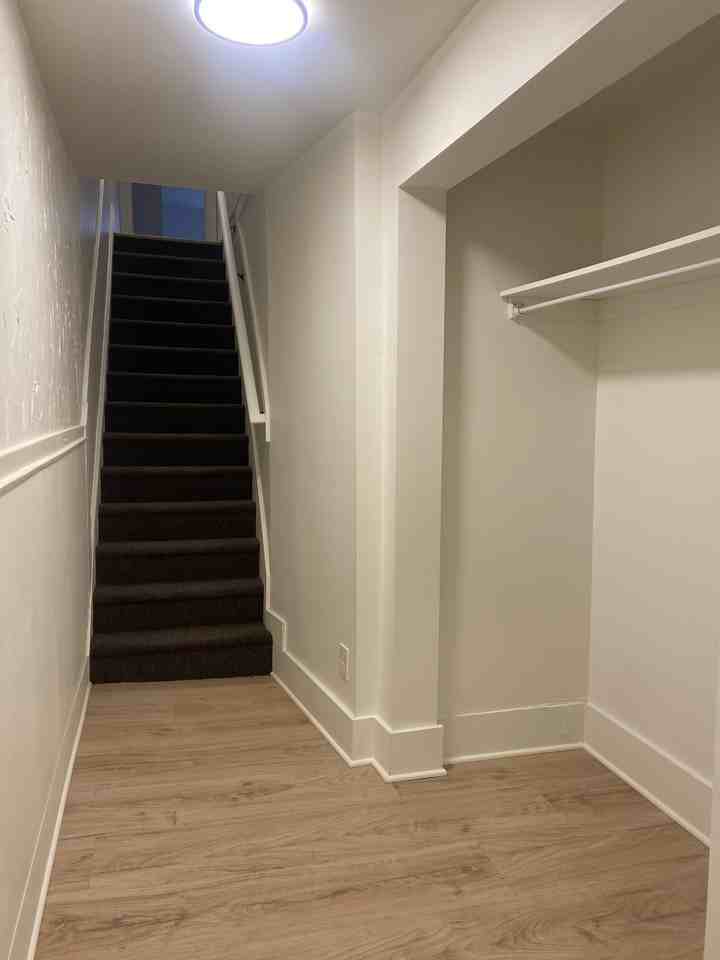 741 Manor - Photo 5 of 8