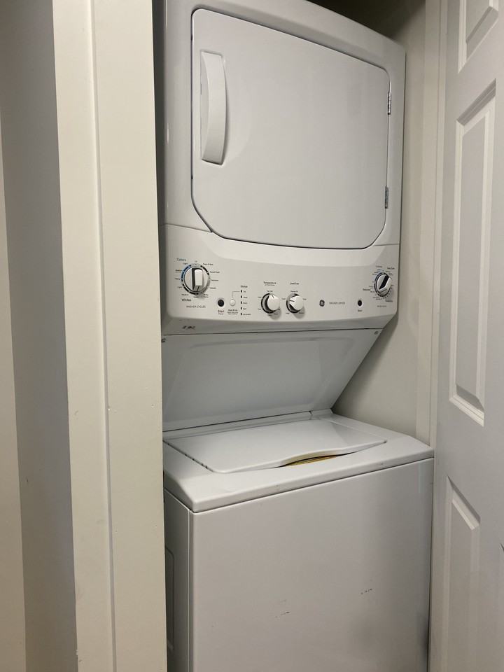 741 Manor - Photo 6 of 8