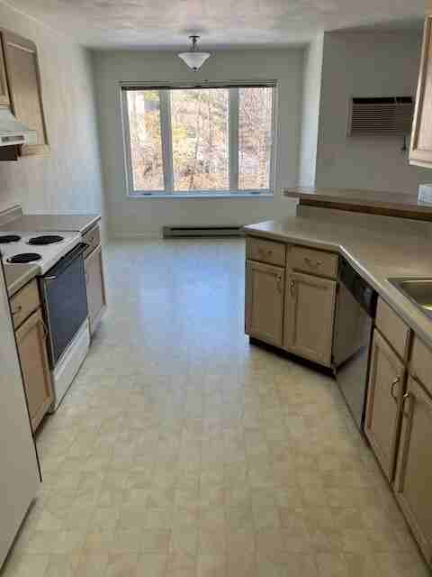 385 Cross Street - Photo 2 of 8