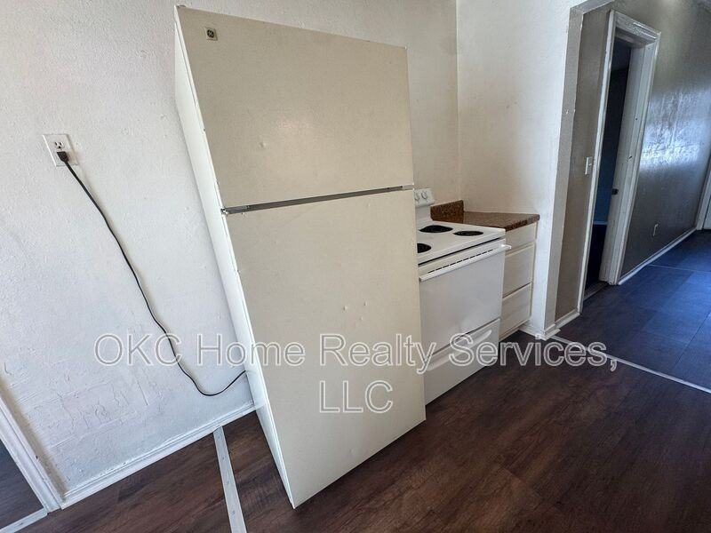 717 Se - Photo 6 of 10