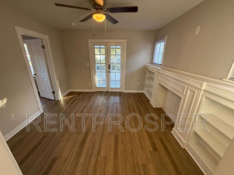 1025 36th St - Photo 4 of 17