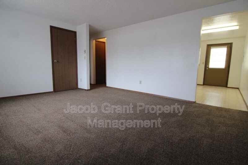 2282 Stace St #2 - Photo 3 of 7