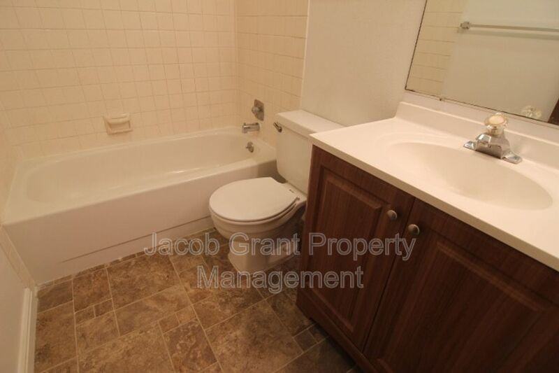 2282 Stace St #2 - Photo 4 of 7