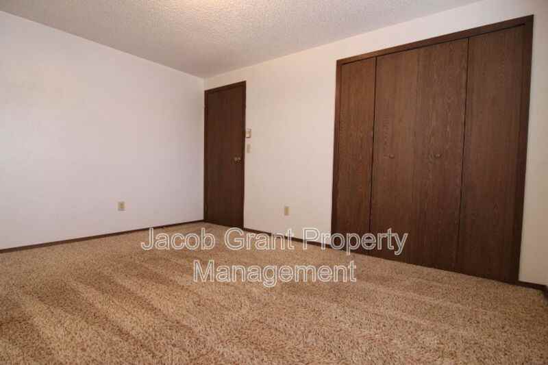 2282 Stace St #2 - Photo 5 of 7