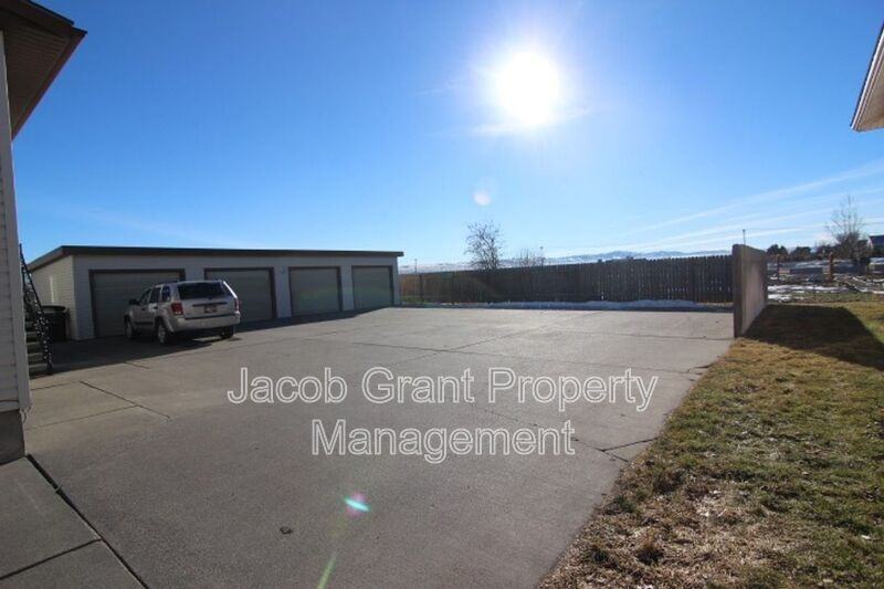 2282 Stace St #2 - Photo 7 of 7