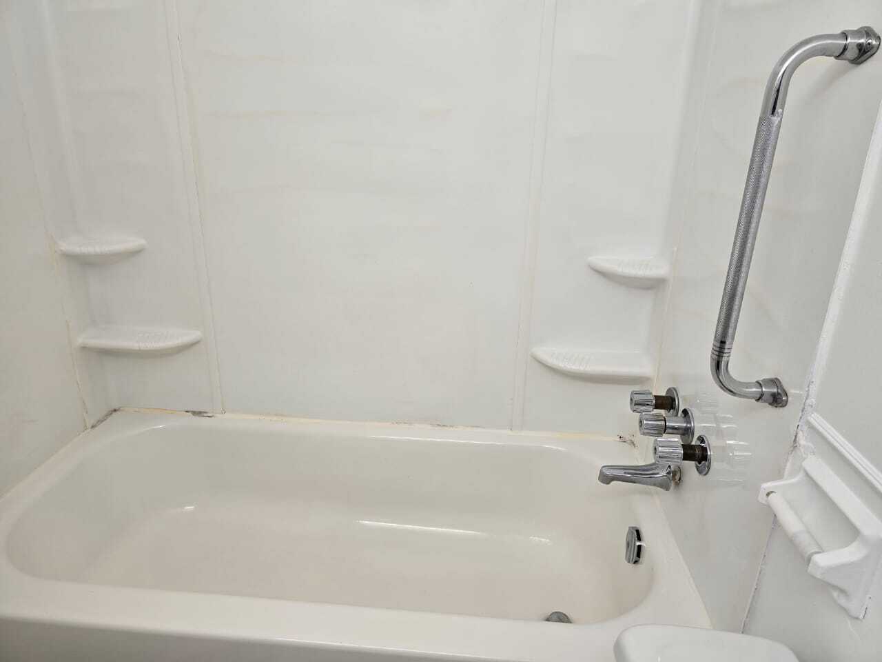 84 King Edward Avenue - Photo 7 of 47