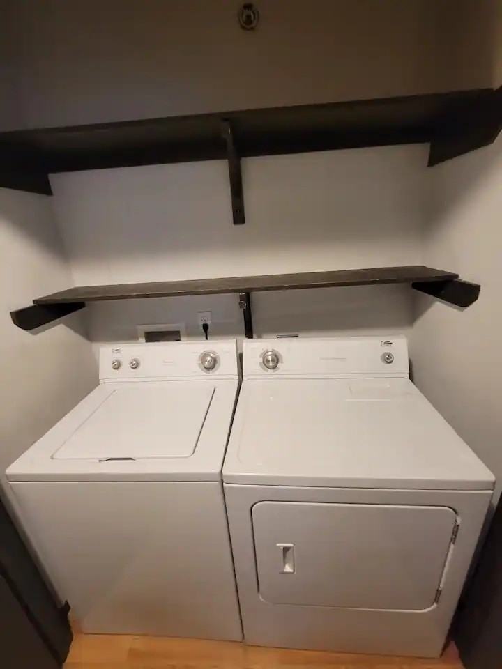 1312 W Carmen Ave - Photo 2 of 16