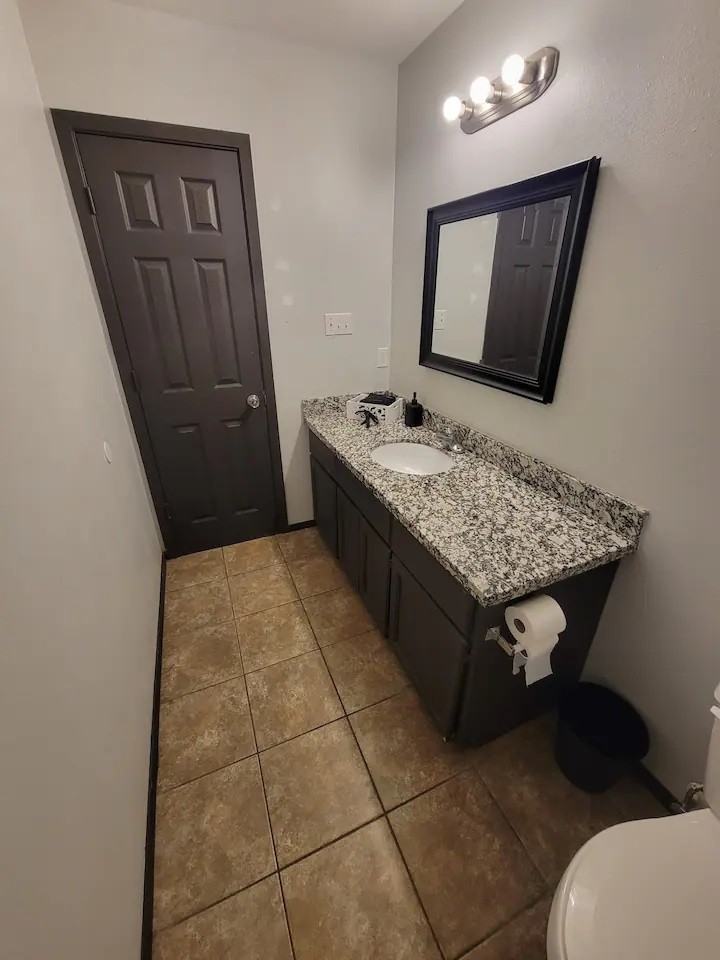 1312 W Carmen Ave - Photo 3 of 16