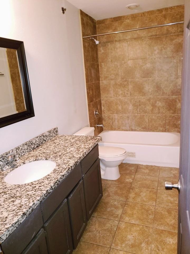 1312 W Carmen Ave - Photo 6 of 16