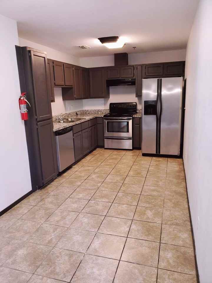 1312 W Carmen Ave - Photo 7 of 16