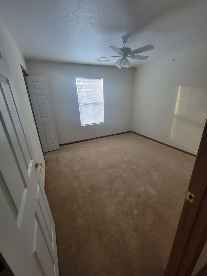 Amherst Ridge Apartments - Photo 4 of 12