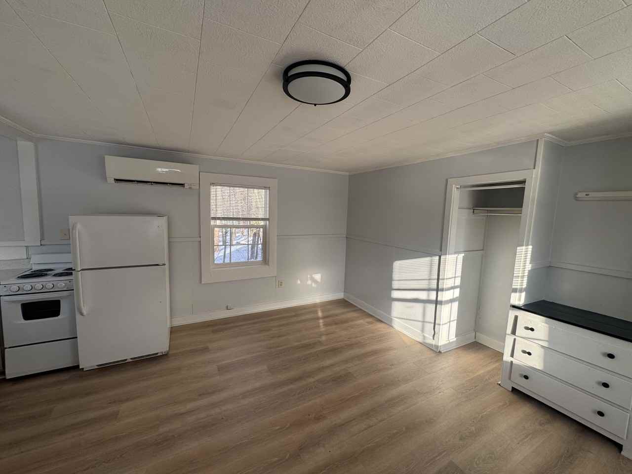 1025 South Sandwich Road - Photo 3 of 4