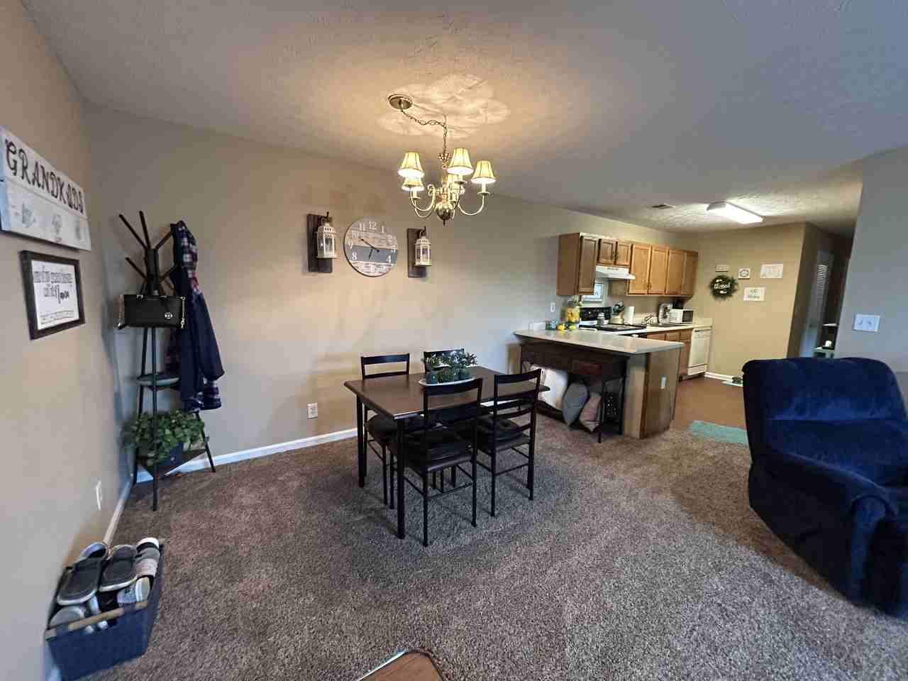 20 HILLSIDE COURT - Photo 3 of 7