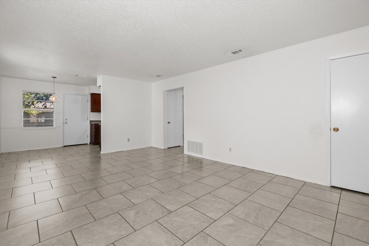 7108 Richfield Drive - Photo 7 of 22