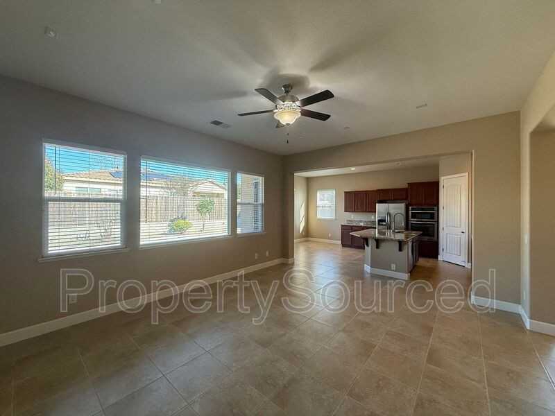 1073 Kumara St - Photo 3 of 47