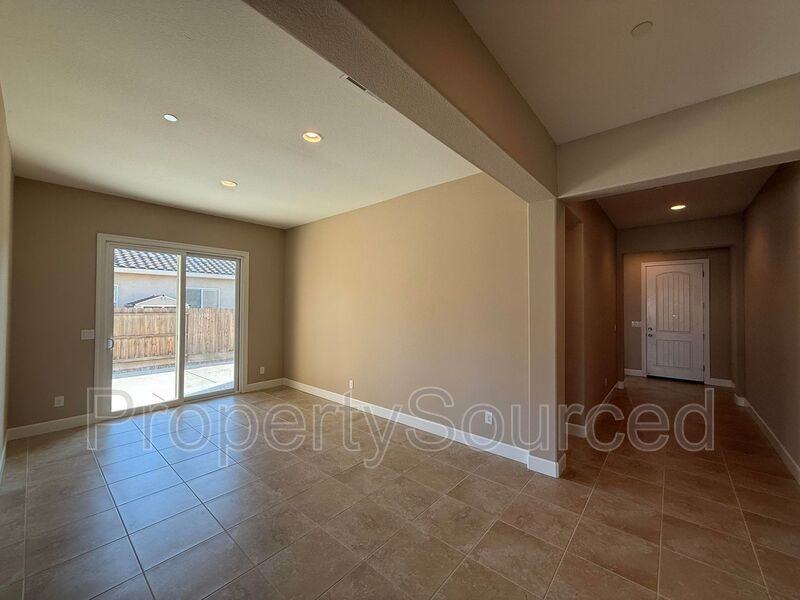 1073 Kumara St - Photo 7 of 47