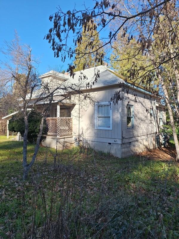 1049 Ashland St - Photo 2 of 22