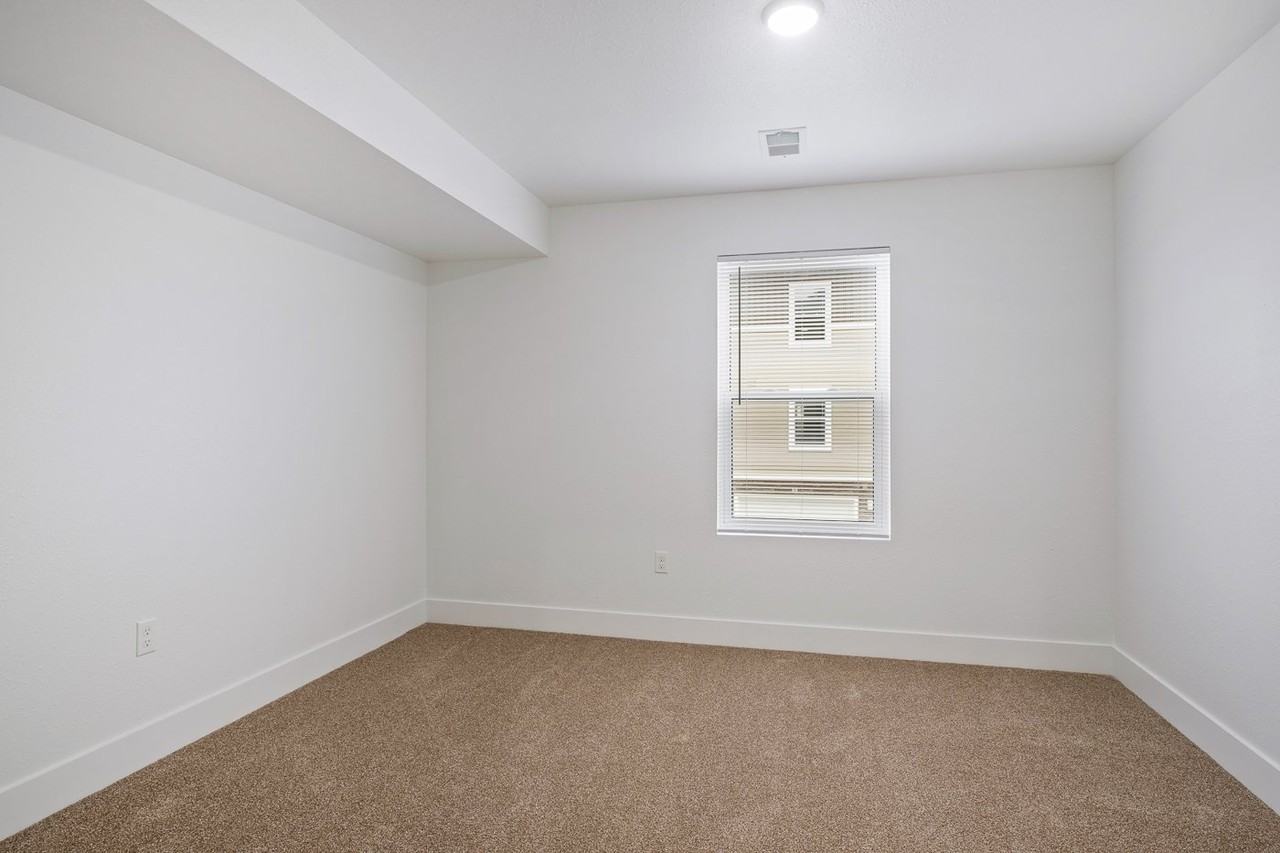 Coopers Landing Apartments - Photo 5 of 50