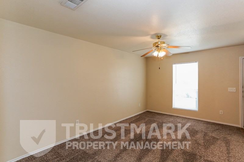 4001 Pilgram Dr Apt D #D - Photo 6 of 20