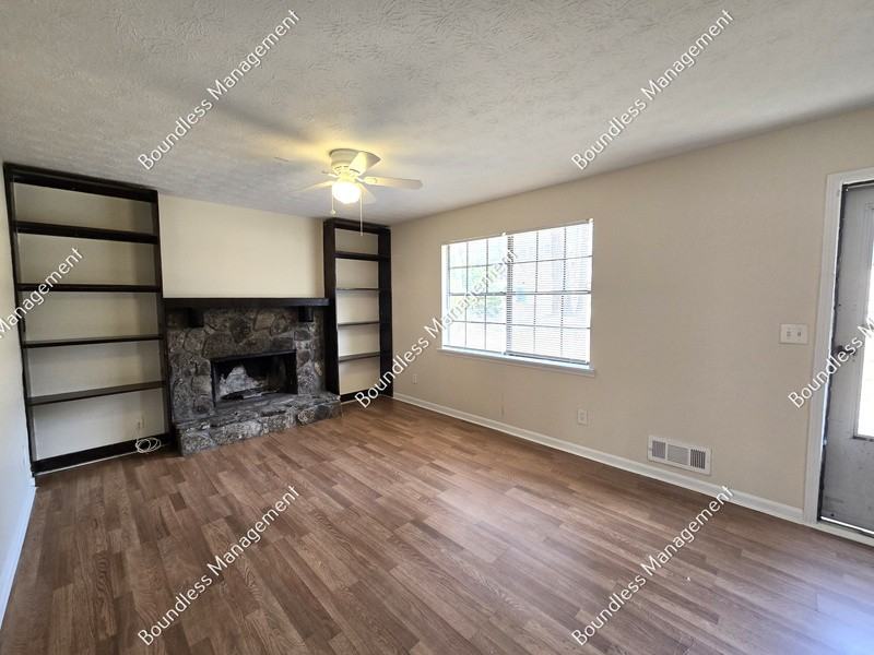 3948 Ferncliff Rd - Photo 3 of 17