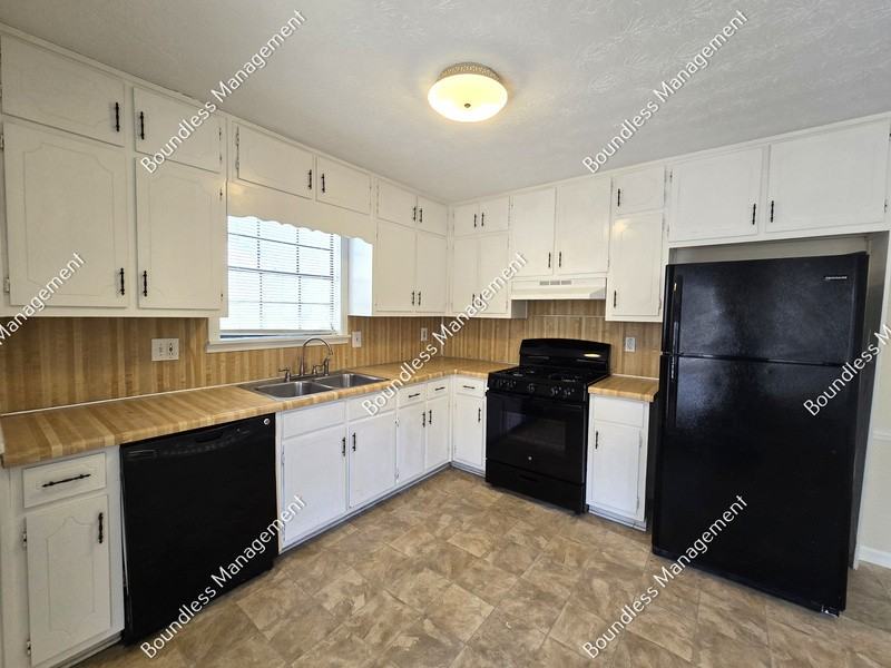 3948 Ferncliff Rd - Photo 4 of 17