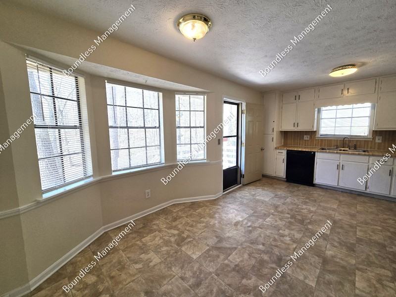 3948 Ferncliff Rd - Photo 7 of 17