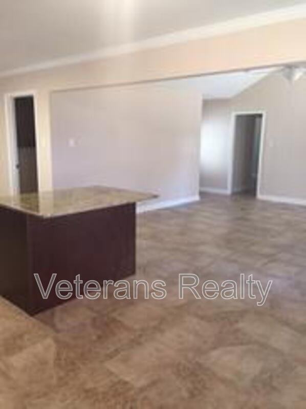 2135 Baywood Dr - Photo 6 of 15