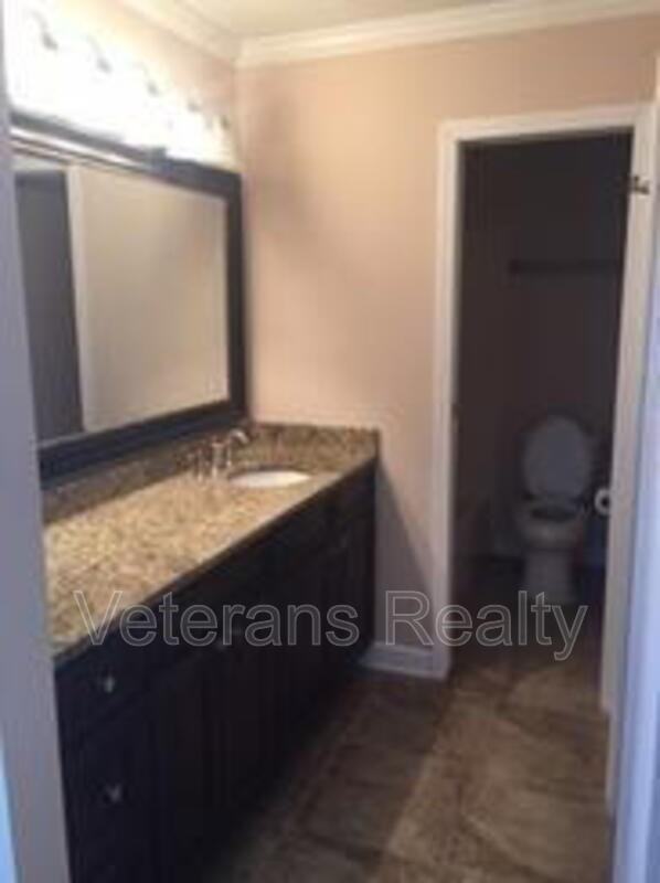 2135 Baywood Dr - Photo 7 of 15