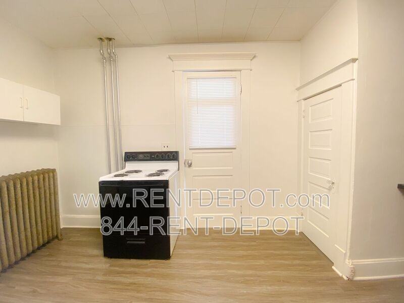 322 N Hart St #2 - Photo 5 of 11