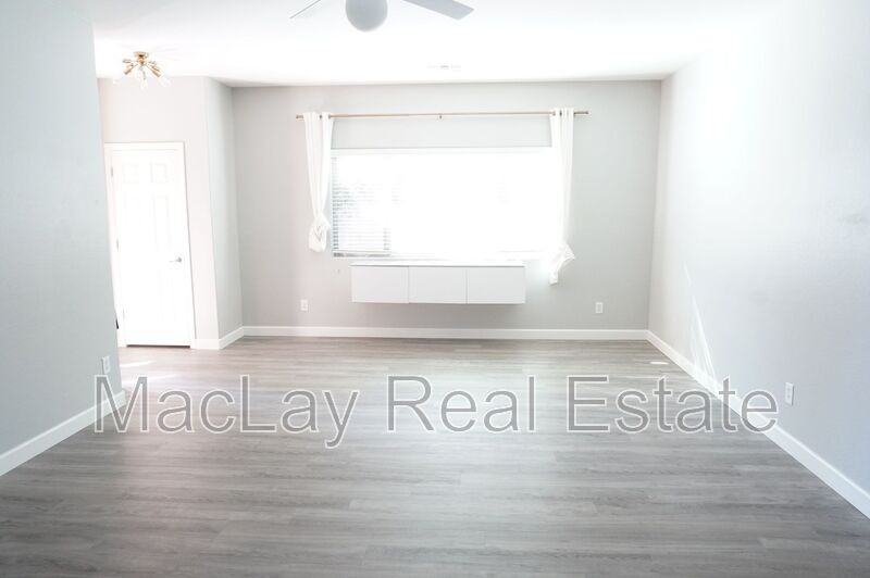 826 W Harvest Rd - Photo 3 of 13