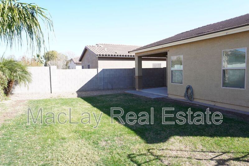 826 W Harvest Rd - Photo 4 of 13