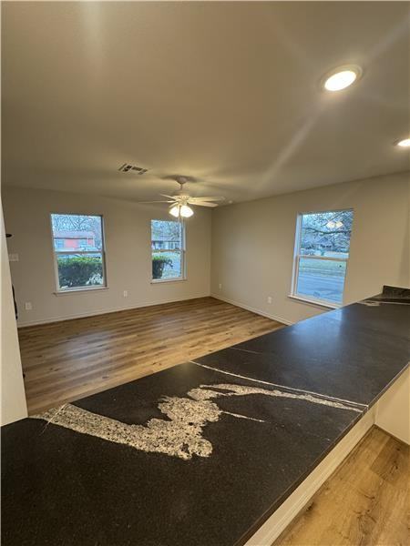 207 Laurel Ln - Photo 7 of 23