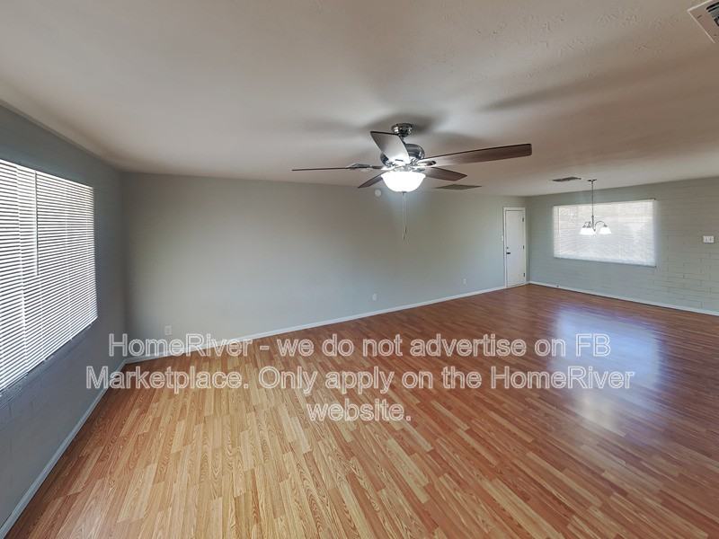 2926 N 52nd Dr - Photo 3 of 20