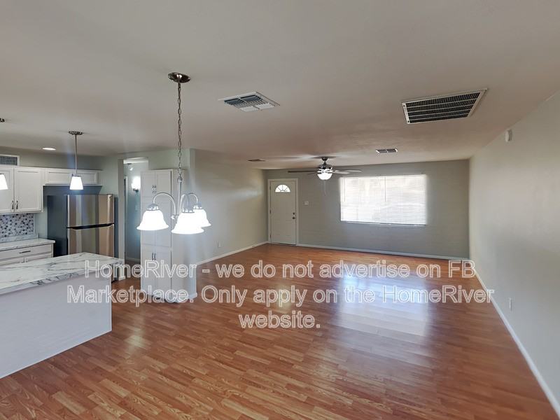 2926 N 52nd Dr - Photo 4 of 20