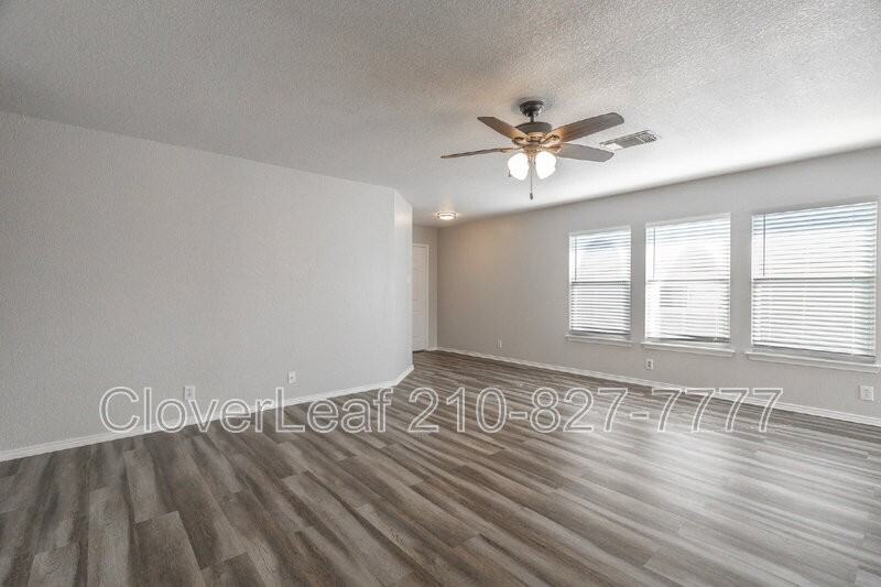 1116 Stone Br - Photo 6 of 32