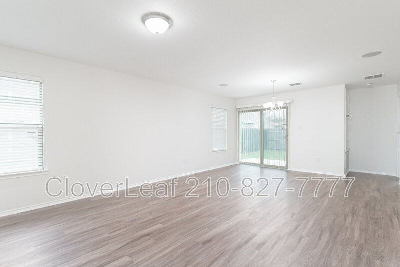 2302 Sundrop Bay - Photo 5 of 23