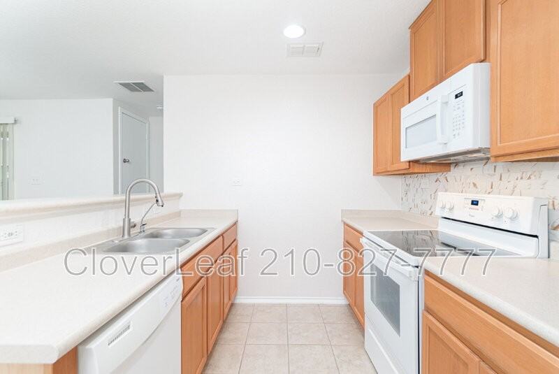 2302 Sundrop Bay - Photo 7 of 23