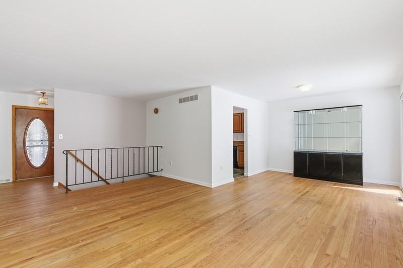 4315 Spencer St - Photo 3 of 16