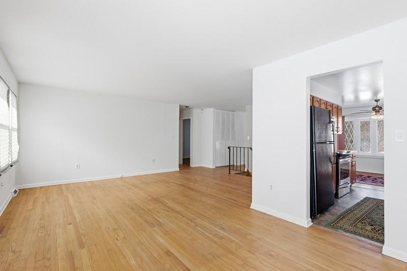 4315 Spencer St - Photo 4 of 16