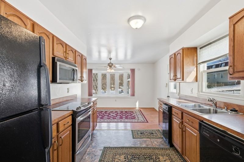 4315 Spencer St - Photo 5 of 16