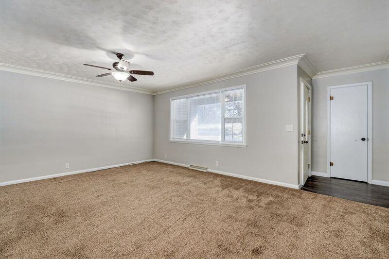 3863 S Broadway Ave - Photo 5 of 24