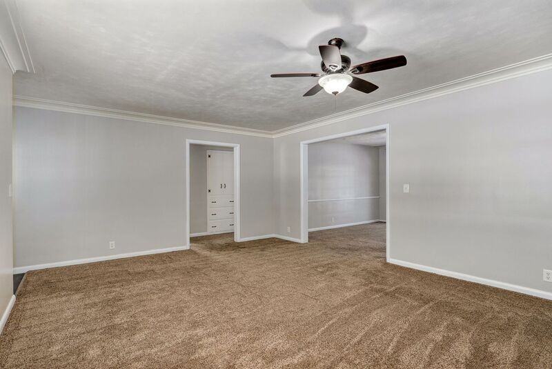 3863 S Broadway Ave - Photo 6 of 24