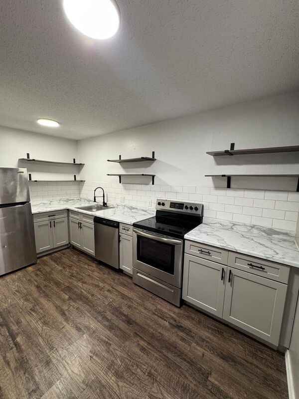 1138 E Walnut St #2 - Photo 2 of 13