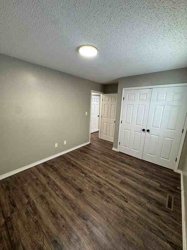 1138 E Walnut St #2 - Photo 7 of 13