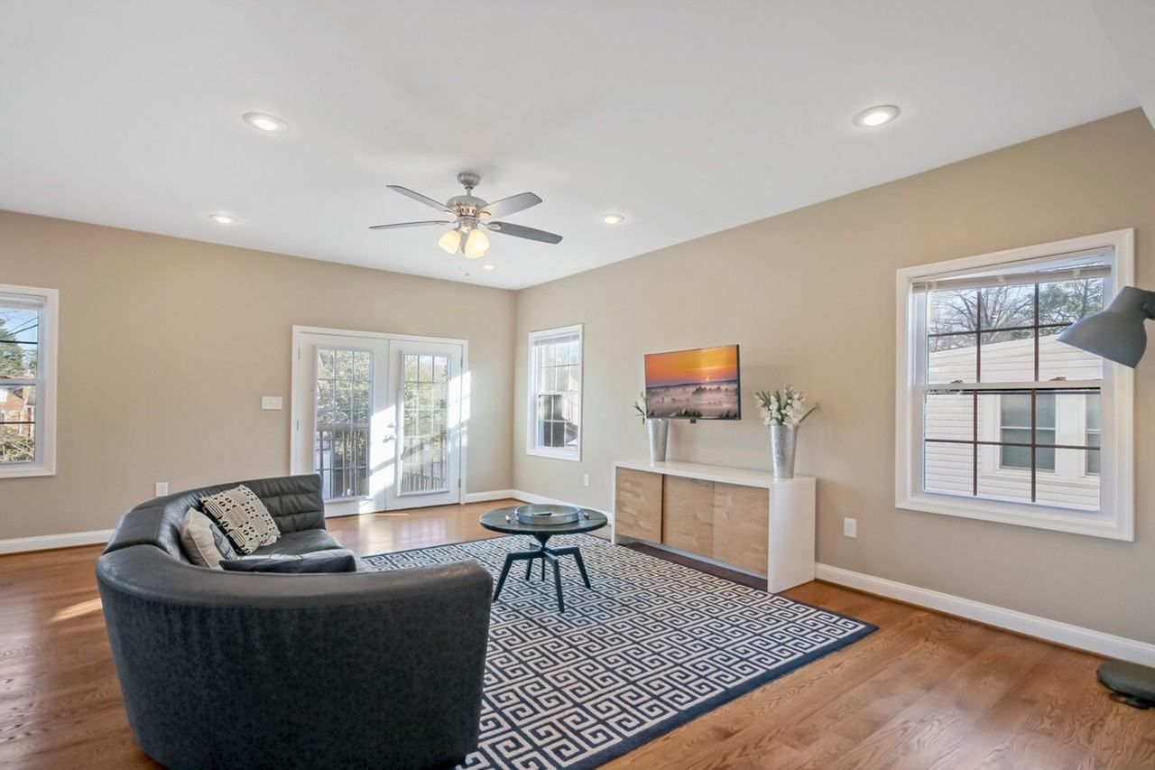 624 S Washington St #1395358P - Photo 4 of 50