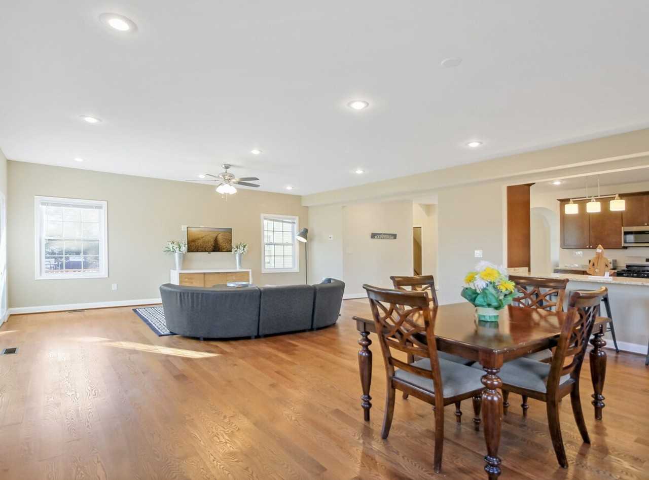 624 S Washington St #1395358P - Photo 7 of 50